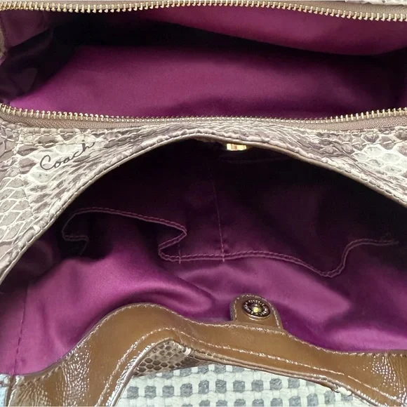 Coach Snakeskin print triple compartment bag, with matching wallet - Picture 3 of 6